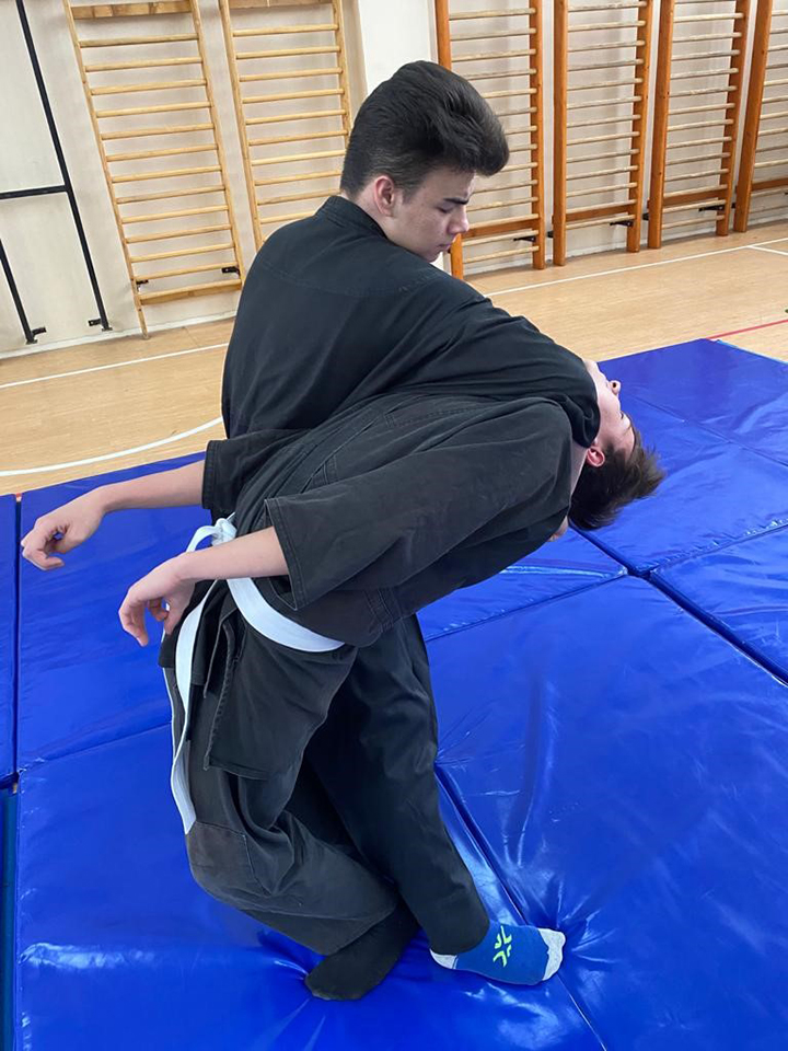 Aikido Tineret